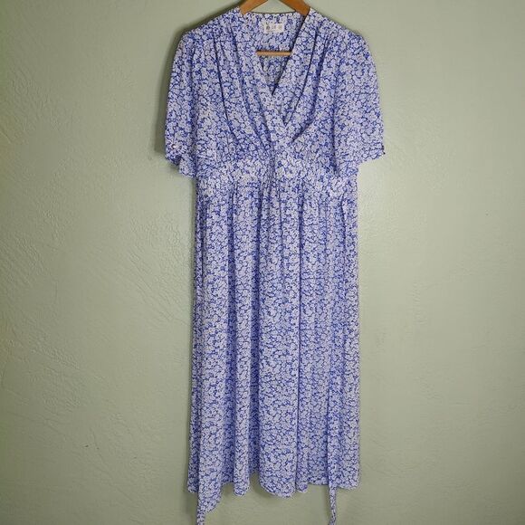 Cottagecore Ditsy Floral Maxi Dress - Picture 2 of 15